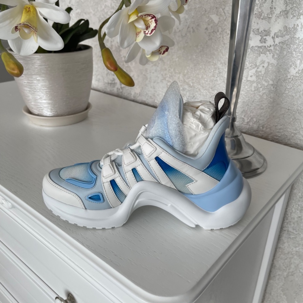 LOUIS VUITTON WOMEN'S ARCHLIGHT SNEAKERS LIGHT BLUE SIZE 36 AUTHENTIC ๐ - Picture 7 of 15